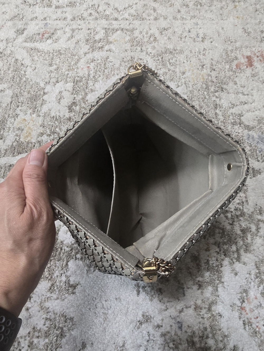 Metal Mesh Evening Shoulder Bag in Taupe And Gold Metal-EUC - Picture 9 of 9